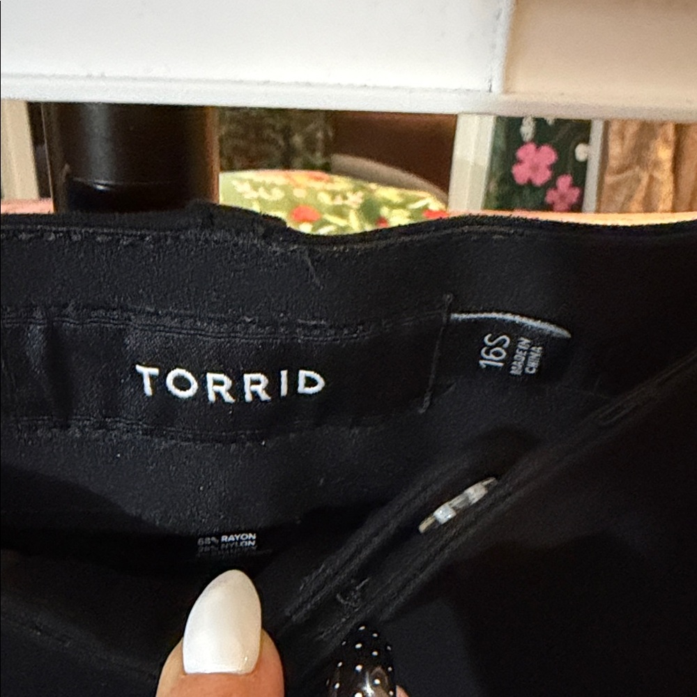 Torrid Classic Black Trousers front pockets, inside elastic waist, size 16 S.
